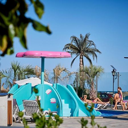 Sea Love Apt Spa N Pools Beach Resort Navodari Ngoại thất bức ảnh